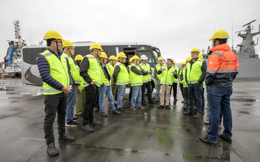 Comitiva faz visita técnica ao Porto de Paranaguá