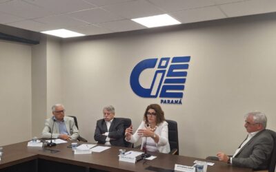 Secretária de Educação de Curitiba apresenta ao Pró-Paraná dados da gestão de rede com 132 mil alunos