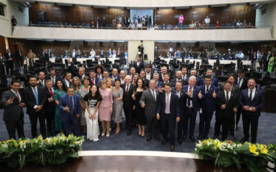 Pró-Paraná prestigia posse de deputados na ALEP